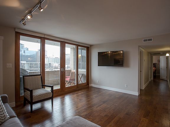 5th image of 230 E Broadway St APT 909