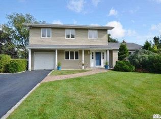 56 Peppermint Rd, Commack, NY 11725