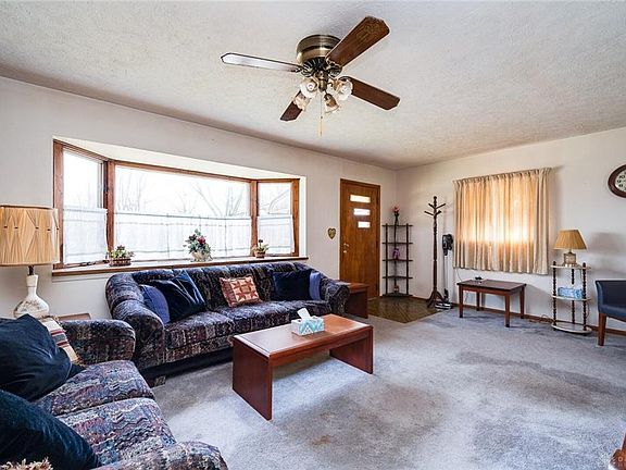 5th image of 4904 Tall Oaks Dr