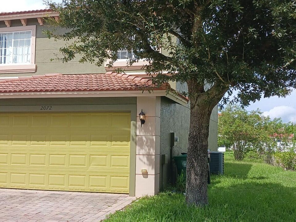 2nd image of 2072 SW Newport Isles Boulevard