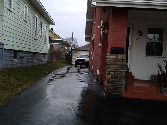 3rd image of 1652 Saint Agnes Ave