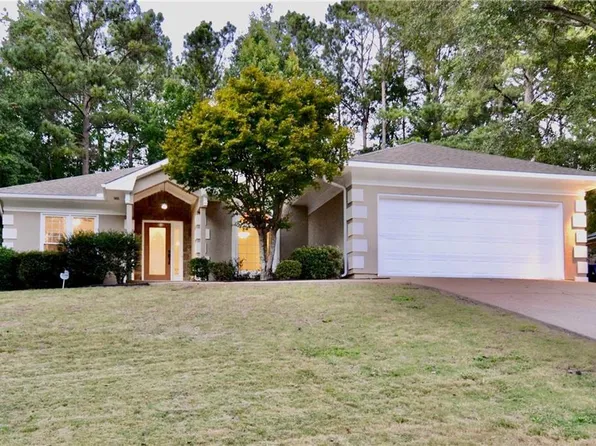 911 Oakwood Dr, Columbus, GA 31904