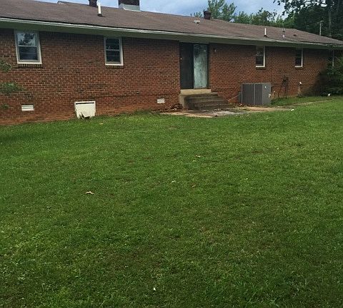 2nd image of 192 Lealand Ln
