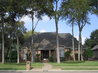 2010 Plantation Dr, Richmond, TX 77406