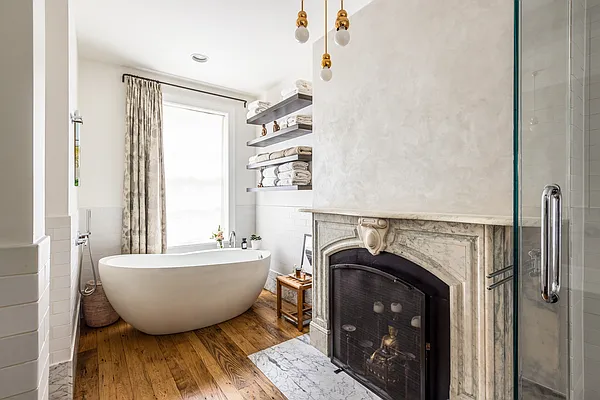 Sold by Compass | media 10