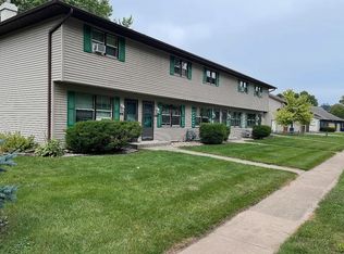 922 Meadowview Dr, Menasha, WI 54952