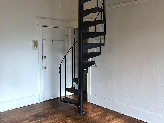 5th image of 104 14th Ave E APT E