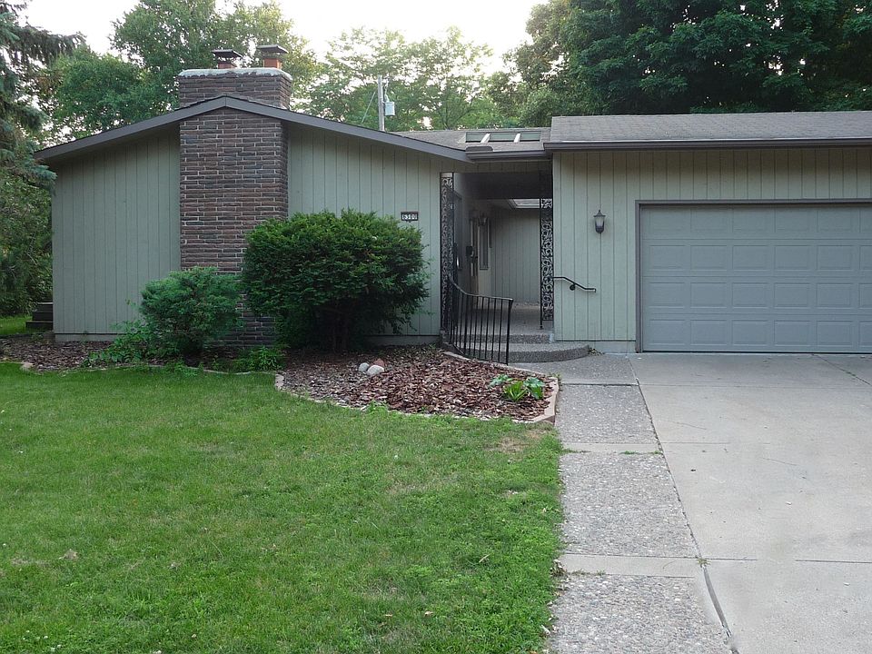 Act fast! Edina rambler in great area