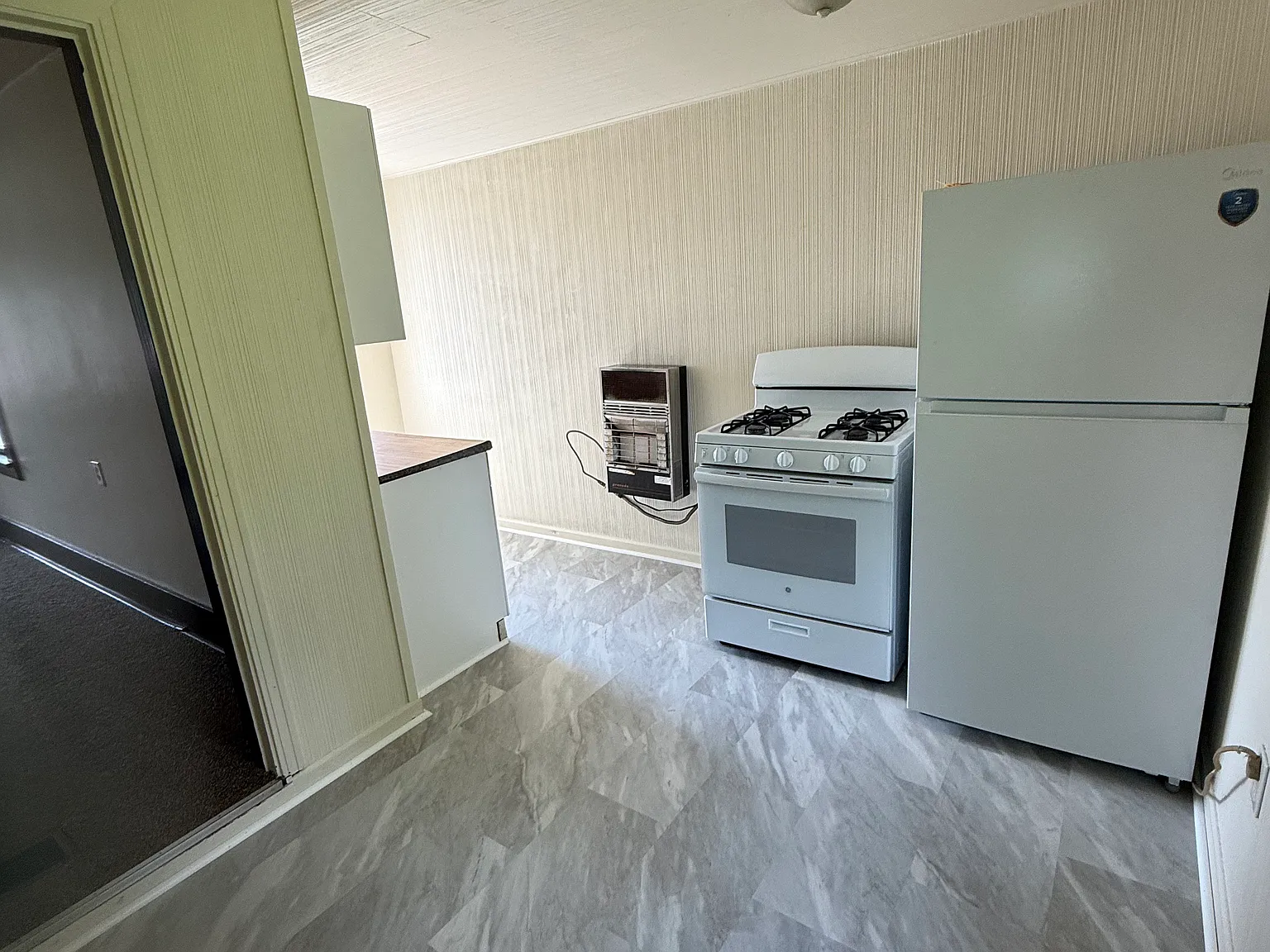 2 bed, 1200 sqft, $1,425 — Photo 3