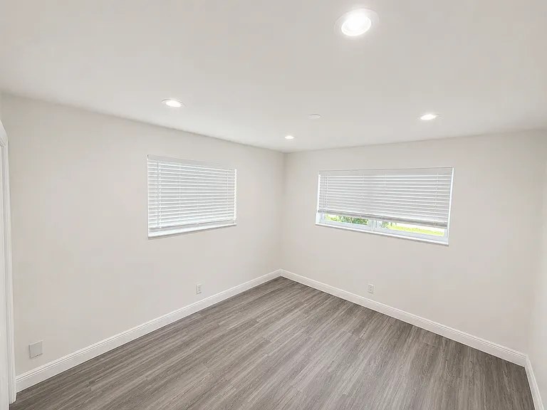 5109 Johnson St — Photo 14