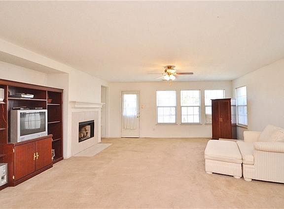 4th image of 117 Forest Park Ln