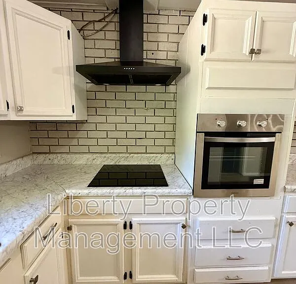 475 Albemarle Dr — Photo 4