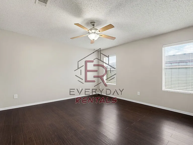 3005 Thoroughbred Dr — Photo 10