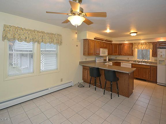 5th image of 10367 W P Ave