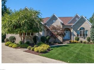 7516 Sweet Hollow Dr, Mentor, OH 44060