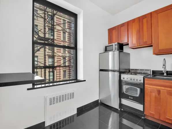 102 West 80th Street image 4 of 5