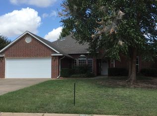 1004 Briar Creek Rd, Enid, OK 73703