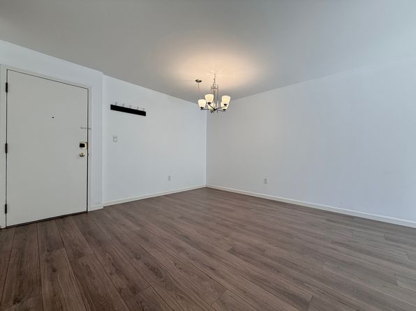 2 bedroom rental in Surrey — photo 9
