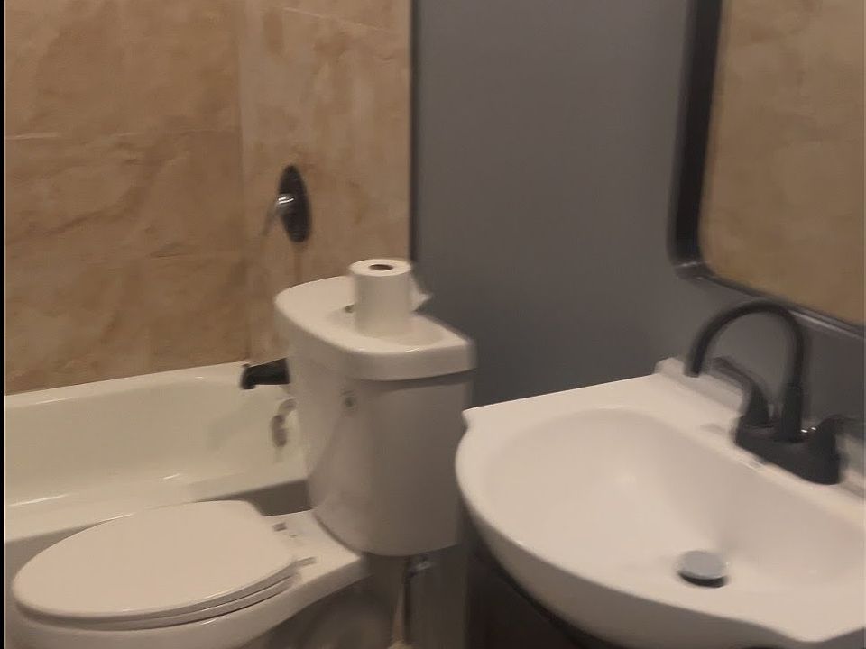 1st image of 1622 W Ruscomb St #1