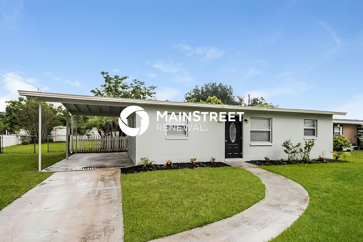 Front View - 2627 N Beaumont Ave