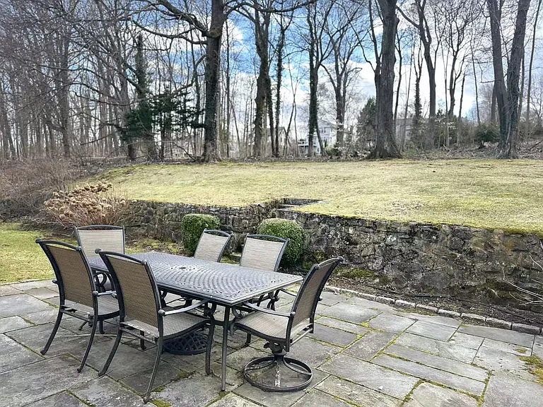 37 Washburn Ave — Photo 25