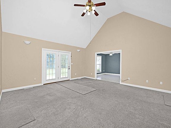 4th image of 186 W Side Dr