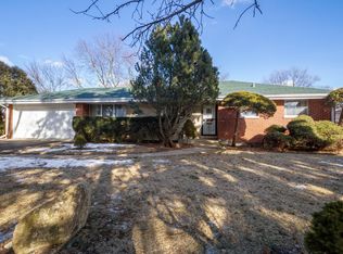 651 Shermer Rd, Glenview, IL 60025