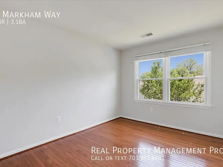 4 Markham Way — Photo 37