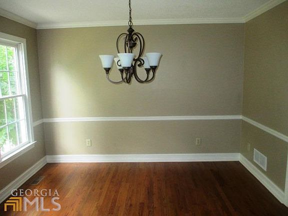 4th image of 219 Lakewood Dr