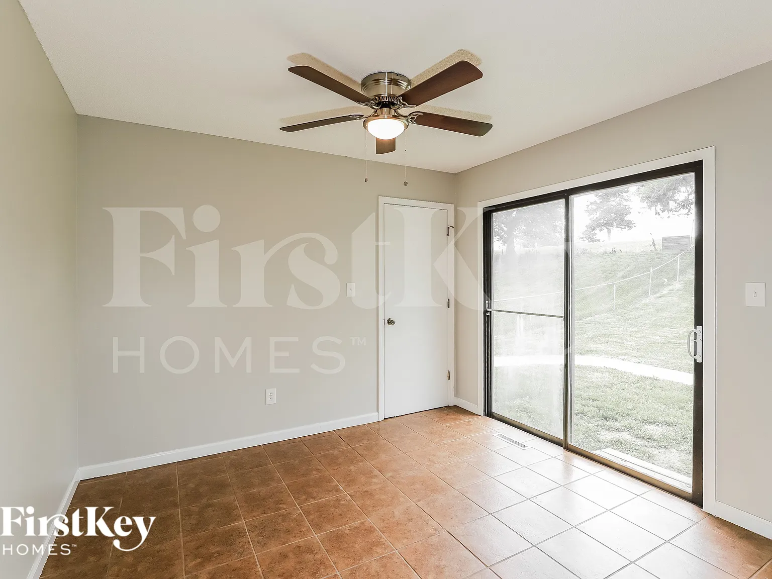 3 bed, 2.0 bath, 1148 sqft, $2,000 — Photo 4