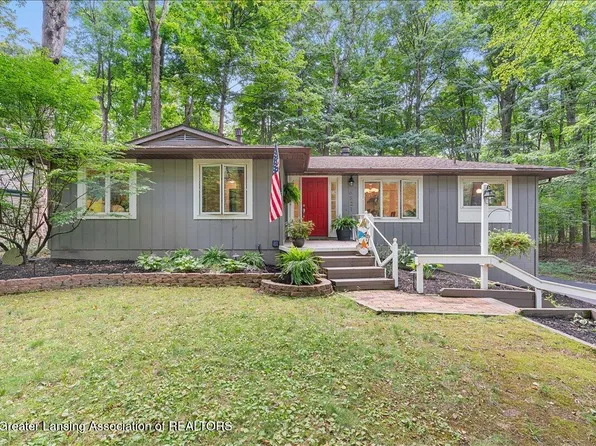6521 W Galway Cir, Dimondale, MI 48821