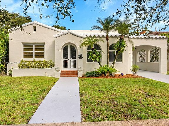 2nd image of 533 Minorca Ave