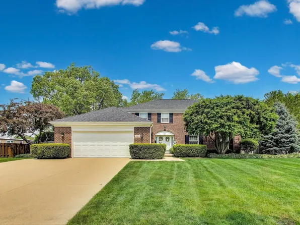 1102 W Skylark Ct, Palatine, IL 60067