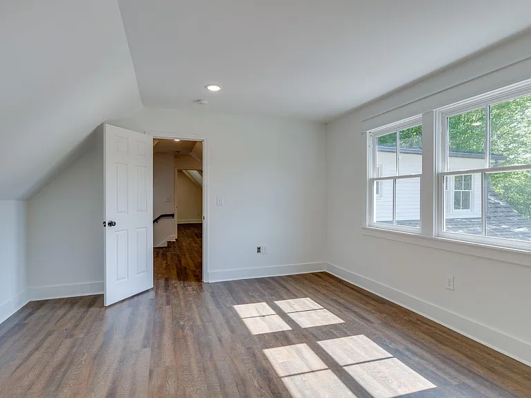 223 Walnut Ln — Photo 27