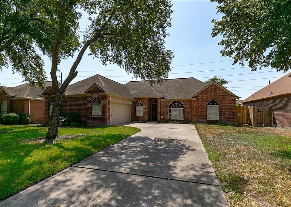 1st image of 10215 Hedge Way Dr