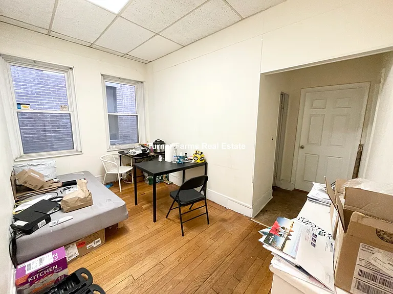17 Aberdeen St #2A — Photo 2