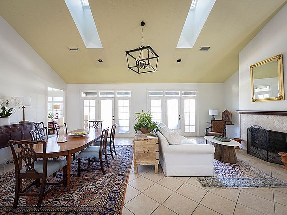 4th image of 117 Shore Rush Cir