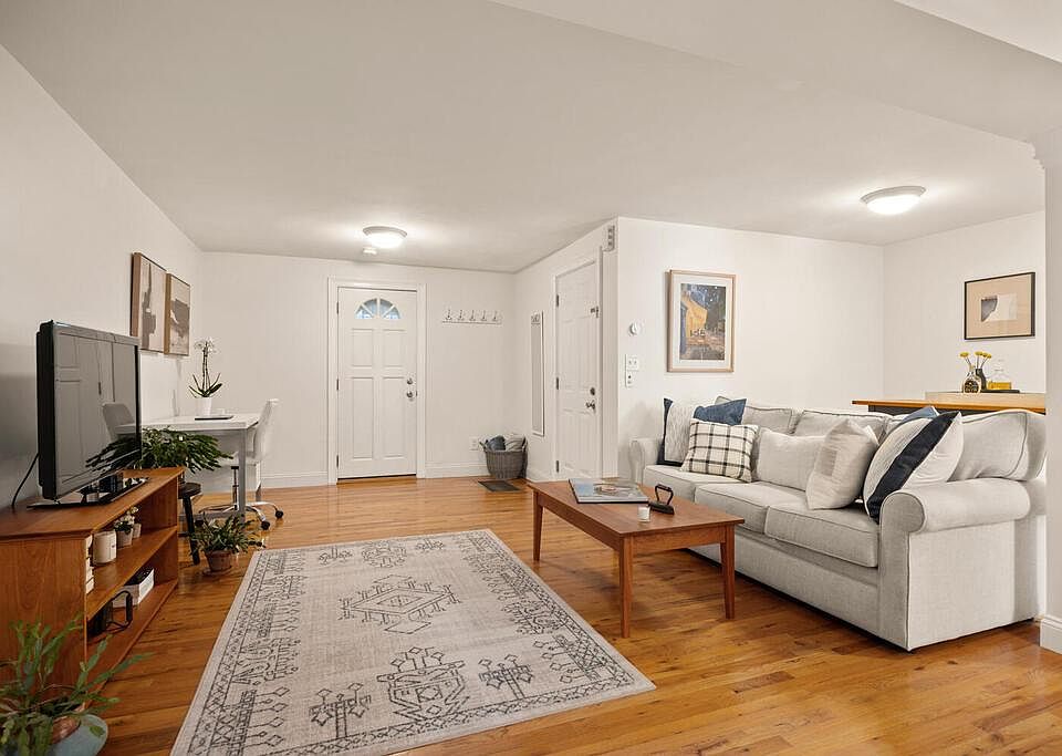 1st image of 280 E St #1