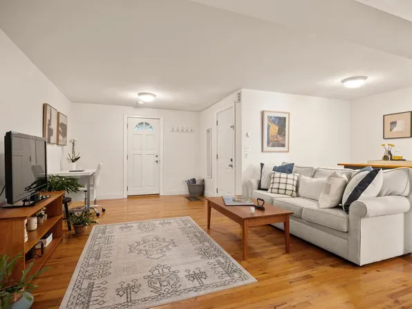 280 E St #1, Boston, MA 02127