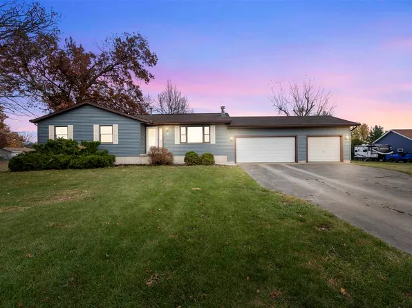 460 Beverly St, Robins, IA 52328