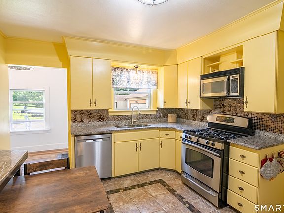 2nd image of 87 Hawkins Street
