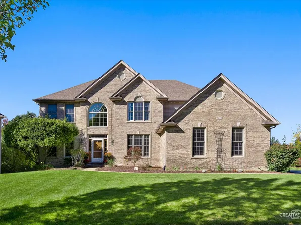 201 Violet Ln, Batavia, IL 60510