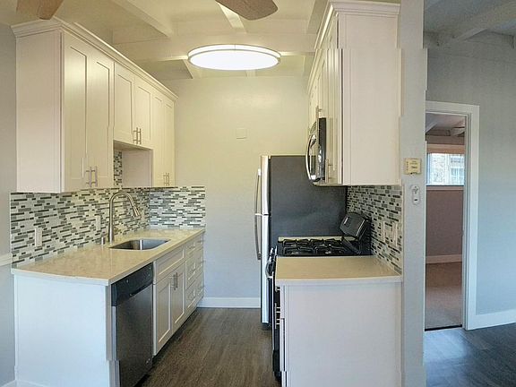 2nd image of 3069 Alma St