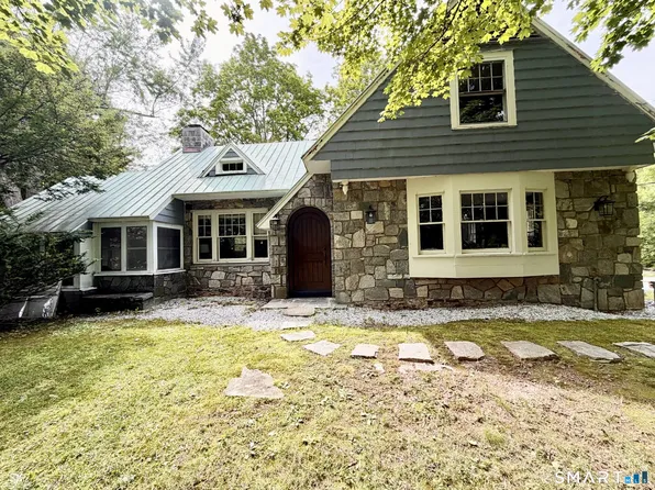 625 Maple Ave, Cheshire, CT 06410