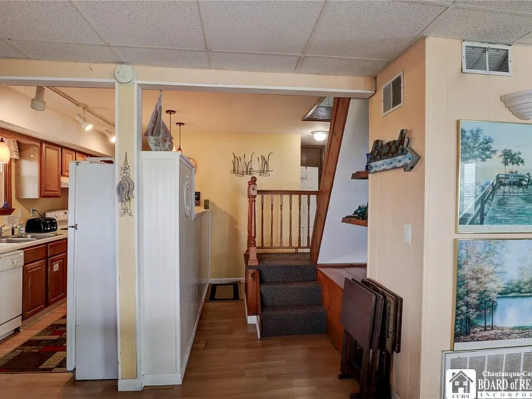 2372 Lakeside Dr — Photo 6