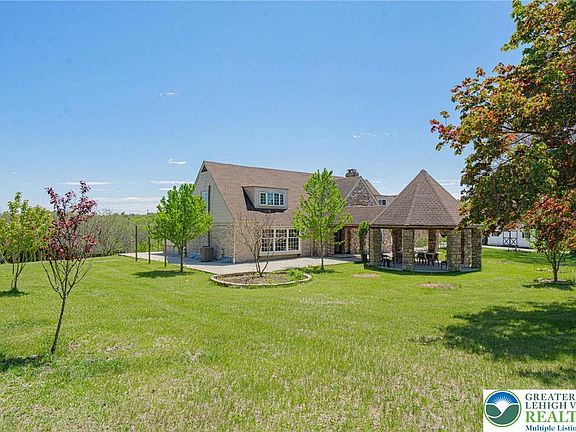 4th image of 3609 Windy Rd