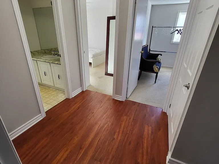 36 Cambridge Cres #MAIN — Photo 16