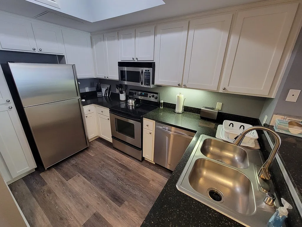 1 bed, 1.0 bath, $4,525 — Photo 1