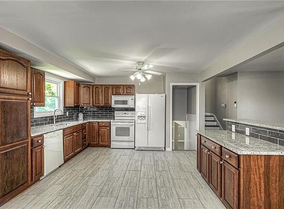 2nd image of 6624 N Mercier St
