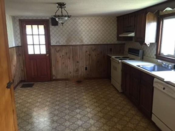 3rd image of 19 Cogswell St